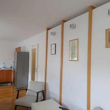 Heart Of With Free Parking