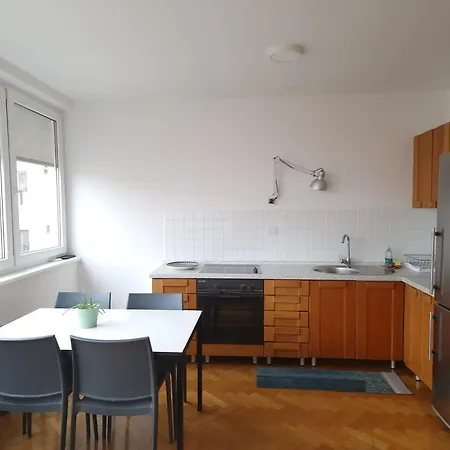 Heart Of With Free Parking *